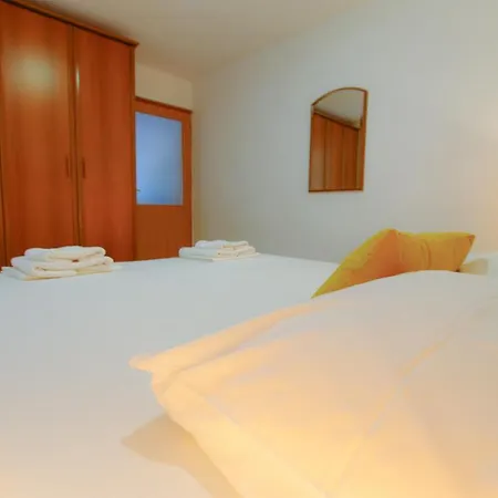 Apartment Murter-slanica Id 928 *